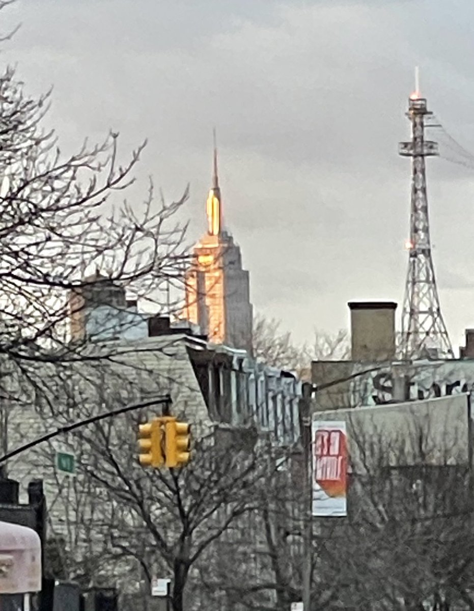 TheTedAllen's tweet photo. Sunset on #EmpireState and #SteinerStudios, from lovely #ClintonHill, #Brooklyn. https://t.co/O2Bh9iyOmZ