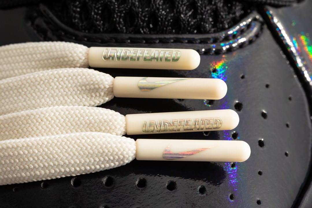 SoleSavy's tweet photo. Tomorrow: the “Black Mamba” UNDEFEATED x Nike Zoom Kobe IV Protro.

The Undefeated Foundation will also be making a charitable donation to the Mamba &amp; Mambacita Sports Foundation in memory of Kobe and Gianna. 💜💛 https://t.co/EvovZKu0wE
