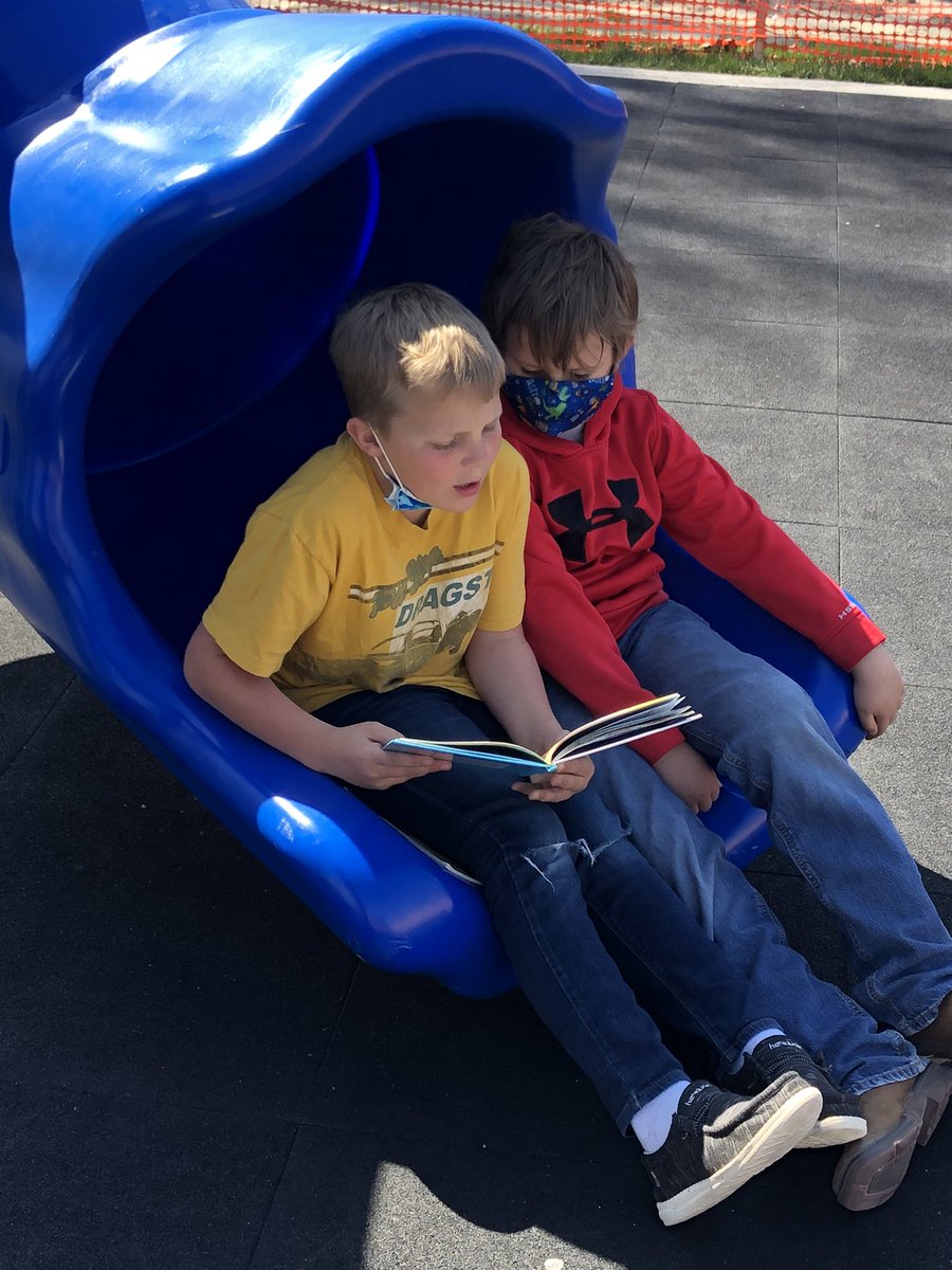 k_holland3's tweet photo. These @BertrandVikings #5thgrade students were so excited to end their week in the sunshine mentoring and reading to the 2nd graders. #NEreads #sel #mentoring #buddy #reading #literacy #turnituptoesu11 #relax #lifelonglearning #rolemodels https://t.co/aK800DtogE