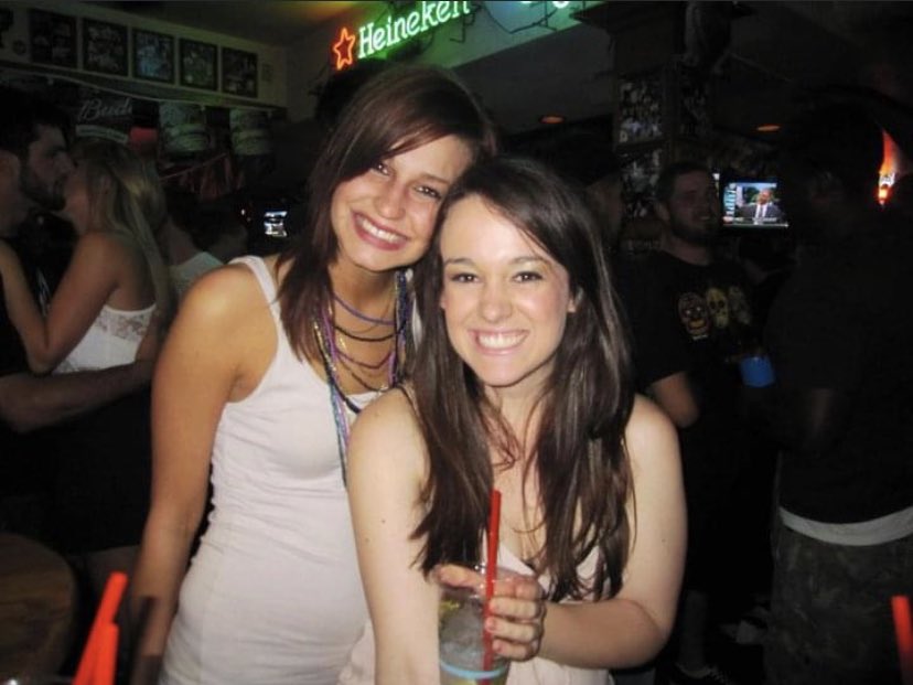 caitlinjayne_'s tweet photo. #BestBarRileys take me back to $5 pitchers 😫😫 https://t.co/ZJCXKEqSHM