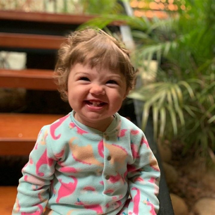 galliplace's tweet photo. tópico sensível: clara maria sorrindo https://t.co/jcTWaYE8Ss