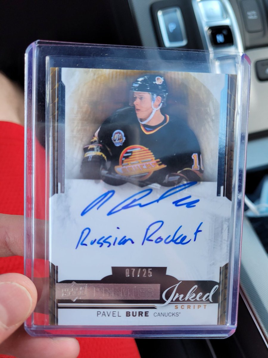 FlyingVCards's tweet image. Absolutely unreal RAK mailday today of none other than the #RussianRocket #PavelBure! Now my favorite auto card in the PC!

Words can't thank you enough for your kindness @4thandJorts 🙏❤♥

#HobbyFam #Canucks #UpperDeckHockey @UpperDeckHockey