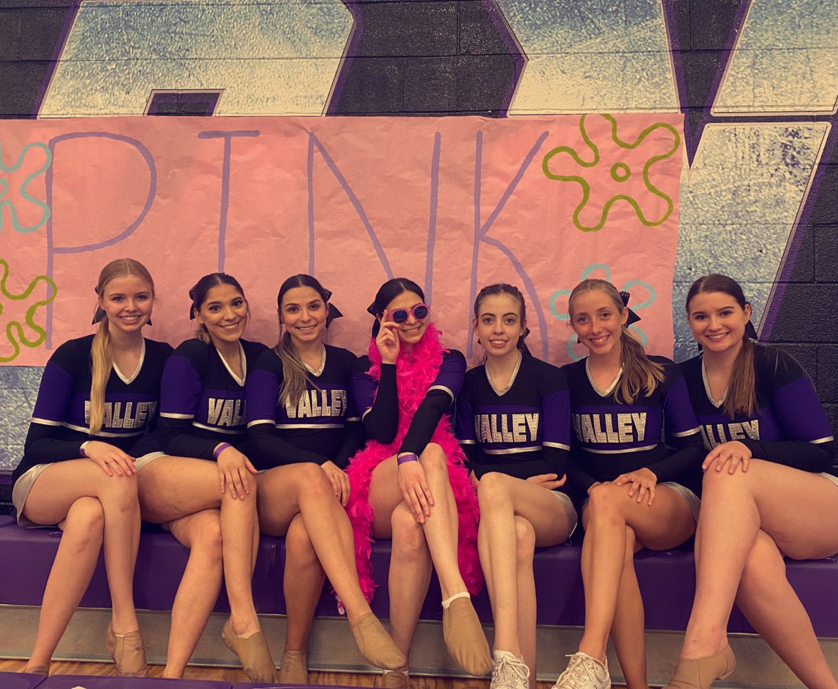kayylacole's tweet photo. seniors 🤍 https://t.co/aan3TXGKSx