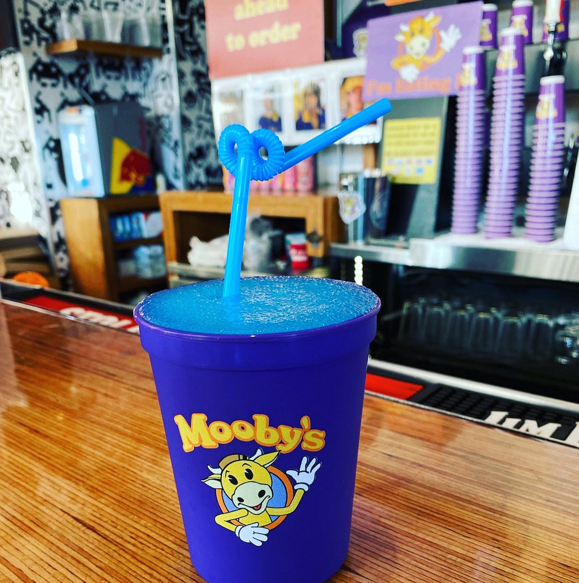 Say hello to our “Udder Buddies”, these frozen 21+ @redbull cocktails pair very well with a Cow Tipper! These are only avail at Mooby’s Des Moines @updowndsm!