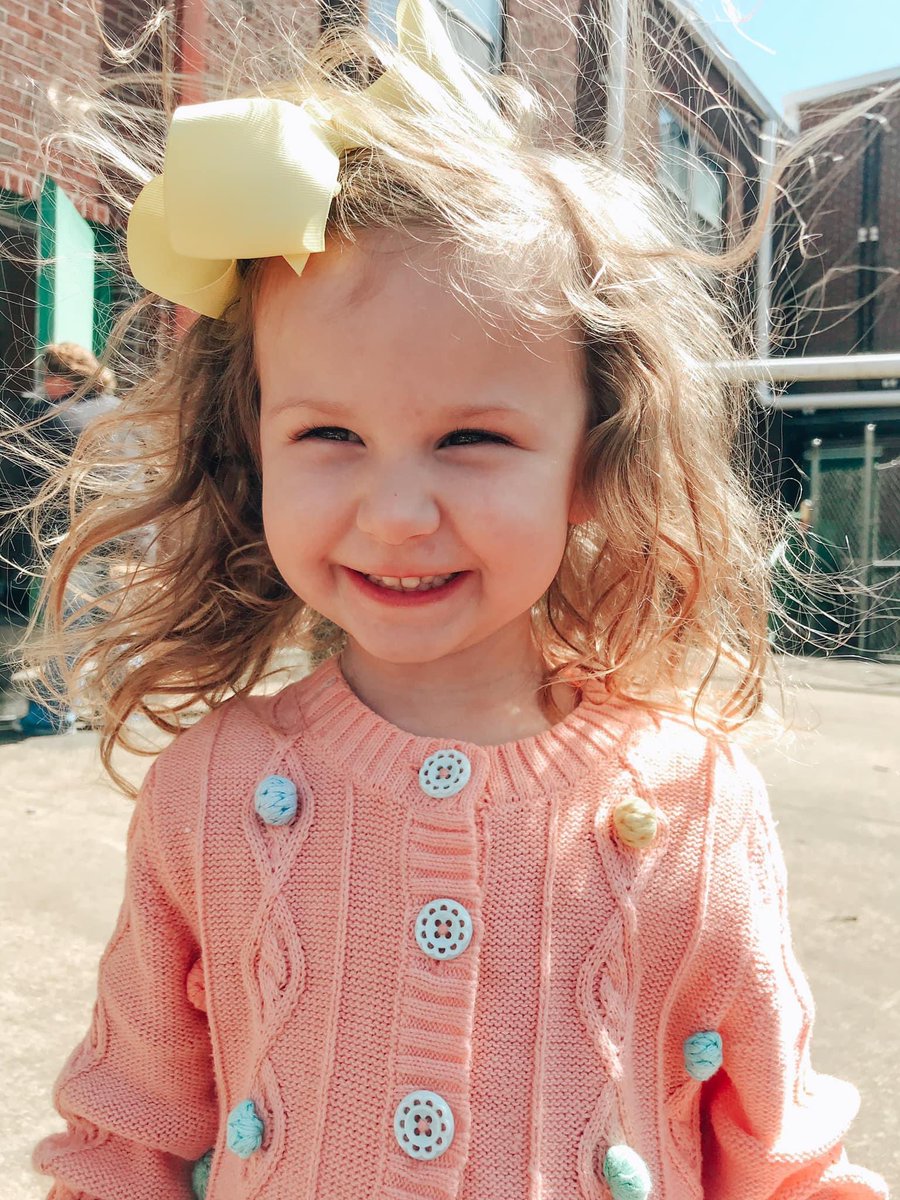 Crazy hair, don’t care. 🎀