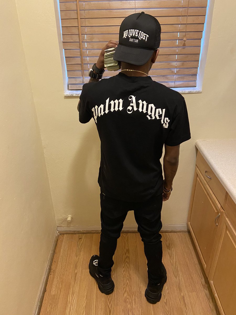 _Dsavage2x's tweet photo. I know some Gangstas I Know Da Plug 2💵 Don’t Get This Shit Twisted Cause I’m Crispy✨Ima Thug 2😅 #22yearsSteppin🥳 https://t.co/JWp2IjfjPZ