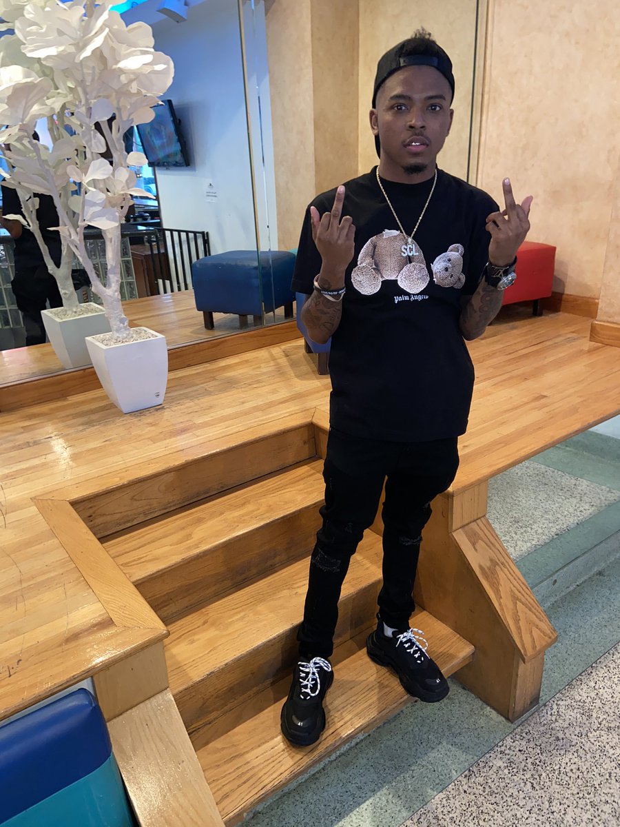 _Dsavage2x's tweet photo. I know some Gangstas I Know Da Plug 2💵 Don’t Get This Shit Twisted Cause I’m Crispy✨Ima Thug 2😅 #22yearsSteppin🥳 https://t.co/JWp2IjfjPZ