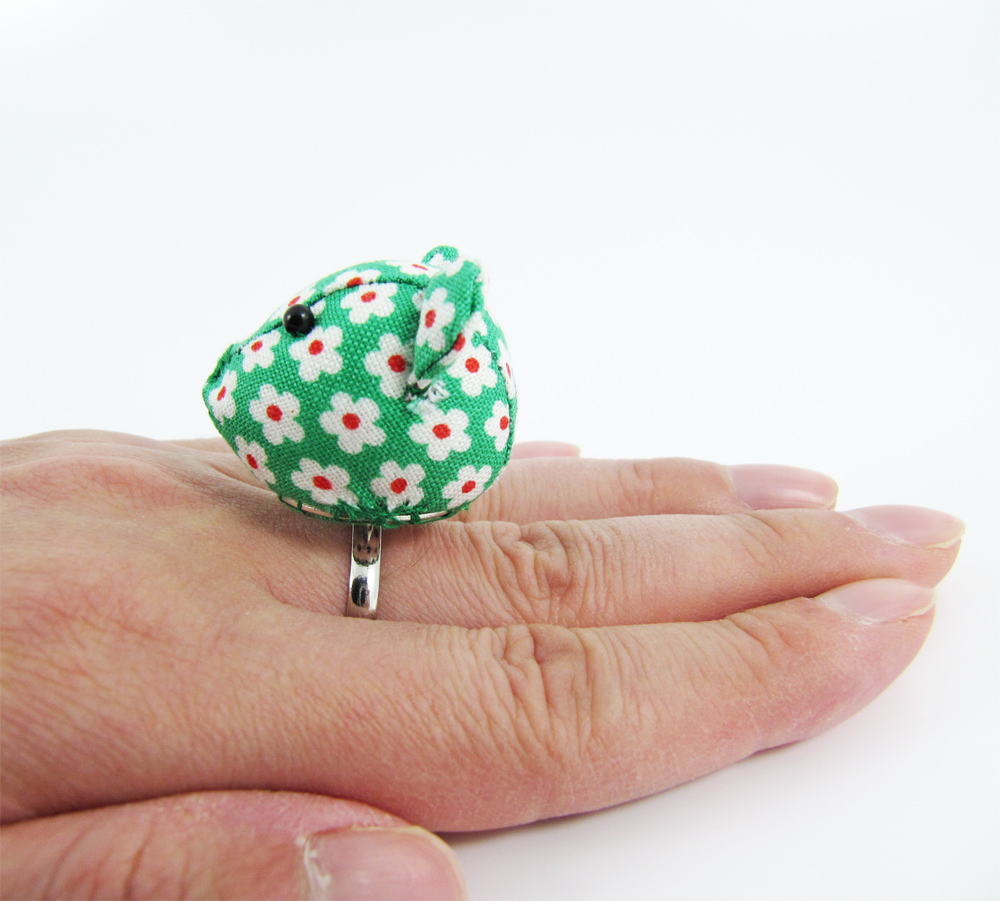 MiwaryUK's tweet photo. @Etsy Available to order: https://t.co/cxpcCuOakd
#handmade #handmadeuk #handmadeaccessory #handmadering #textilegifts #bearring #animalring #facerig #headring #textilering #fabricring #floralring #teddybear #handmadeteddy #handmadeteddybear #quirky #quirkygifts #quirkyring https://t.co/S9pIMkwARU