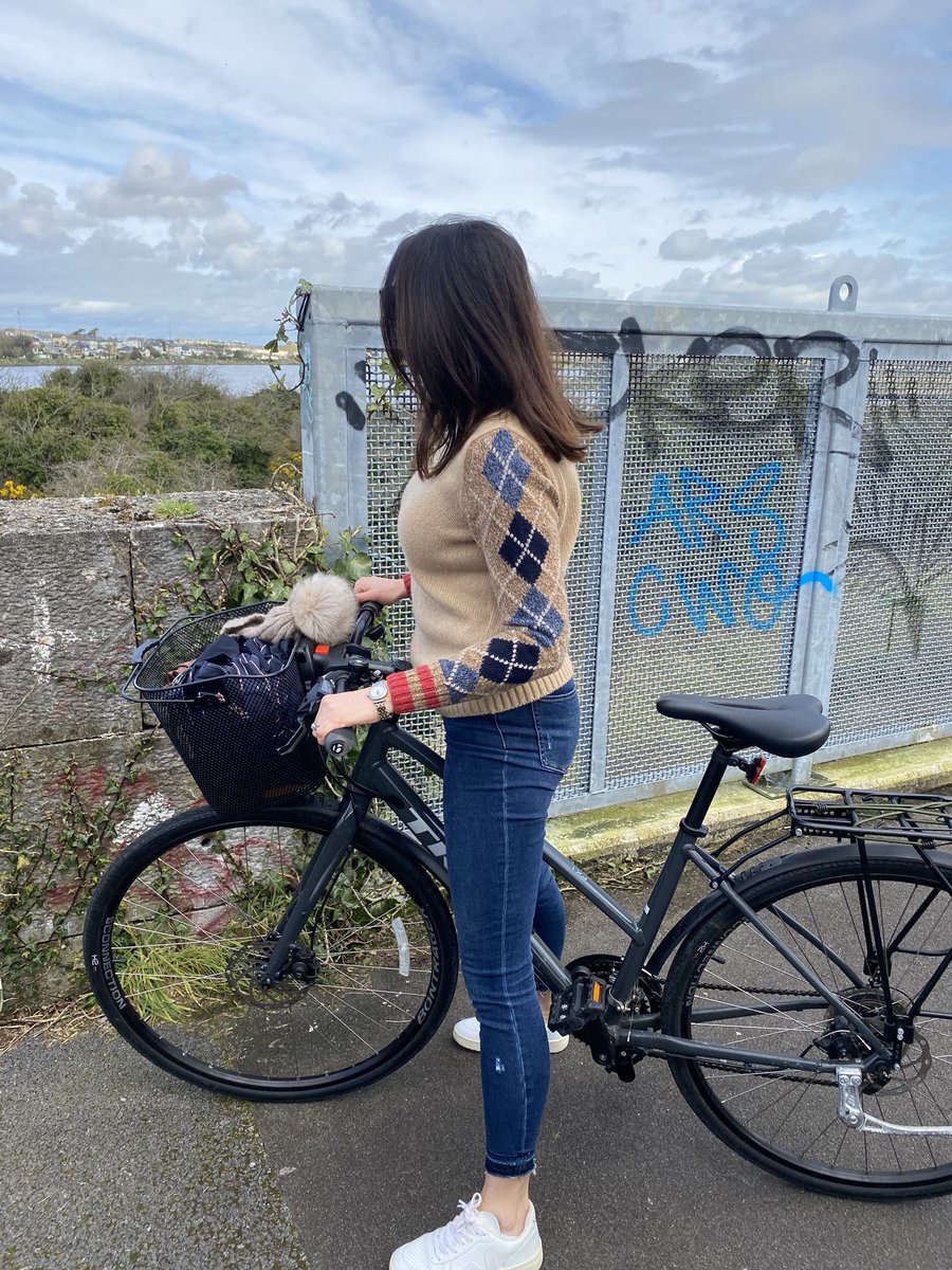 On the way to town and overlooking Lough Atalia from the railway line. Such a beautiful day for cycling. <a href="/GalwayCycling/">Galway Cycling Campaign (Feachtas Rothaíochta na G</a> #GalwayByBike