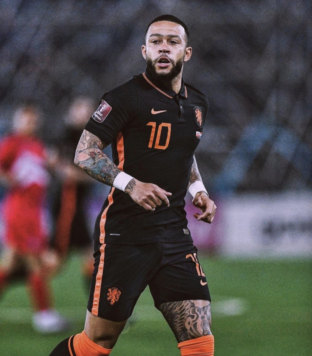 OficialSala12's tweet photo. Essa camisa da Holanda tá um ABSURDO. https://t.co/jklKtNWnvn