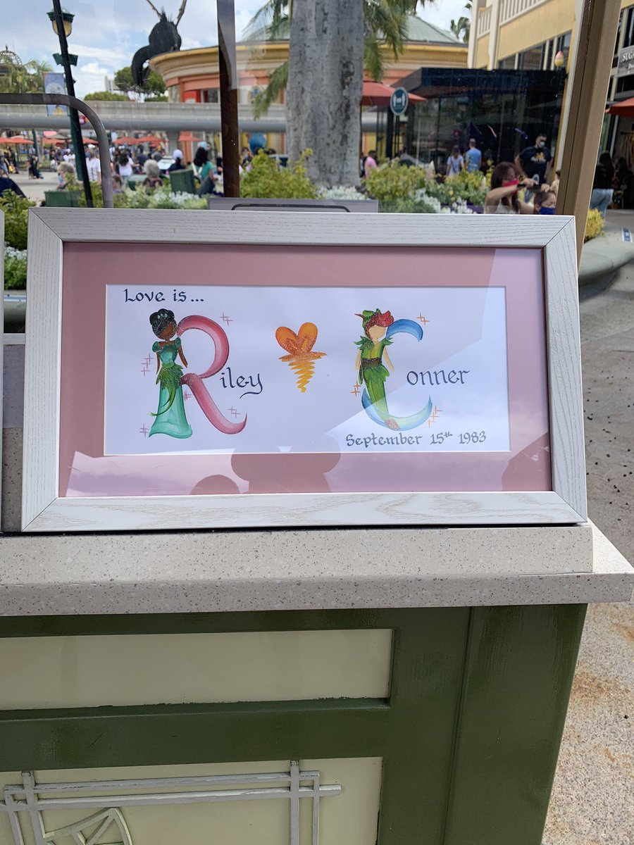 BYEpeterpan's tweet photo. Saw this at Downtown Disney @connormcdonough @rileymcdonough https://t.co/ioouGgv0FZ