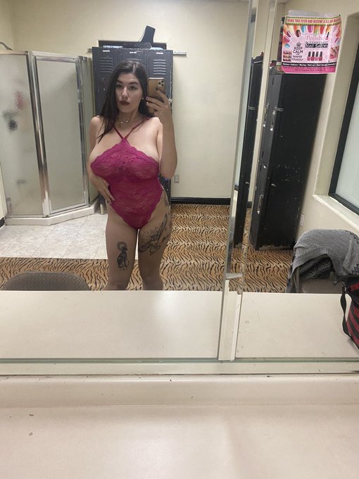 Feelin pink 🌸 stripper outfit weekend https://t.co/mz3hEzej0X<a href="/tag/inspo"class="tags"><span>#inspo</span></a>