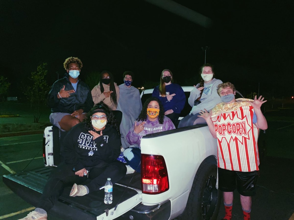 SAA_1923's tweet image. Our fabulous workers from last night 💜 Thank you to all those who came out to the Drive-in last night!!! It was so much fun ☺️

#thesaaexperience #lumberjackstrong #saadrivein