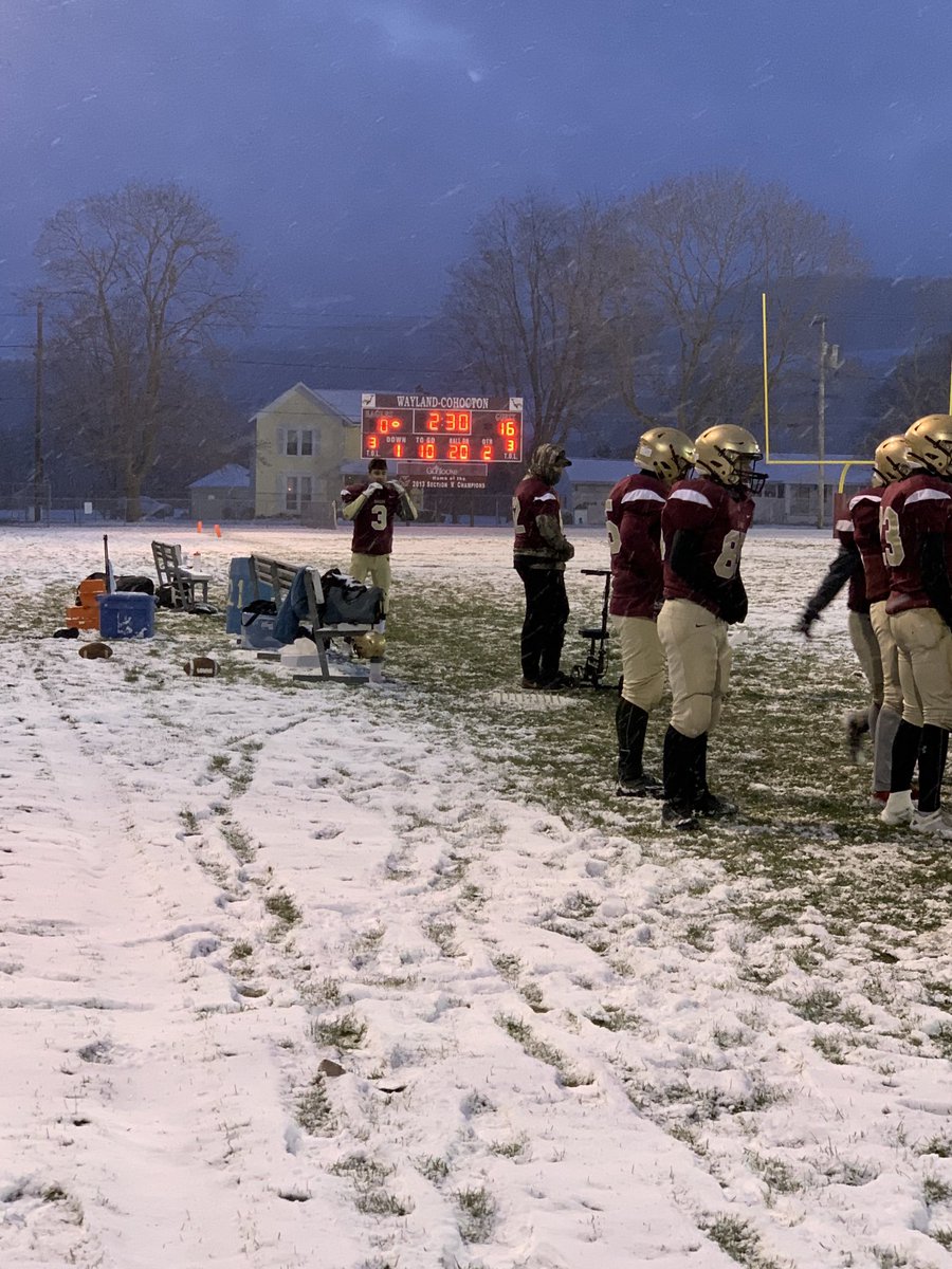 goWCCSEagles's tweet photo. Only in upstate NY and during a pandemic would you play in this weather. It’s no April fool! #gowccseagles https://t.co/lfnPsvNOBM