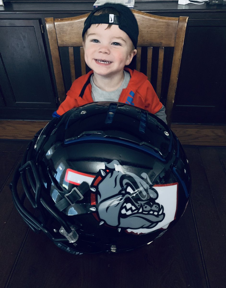 CoachLang7's tweet photo. Titan was wanting to show off Meeker’s new helmets! @AuDesigns showcased his skills! https://t.co/FhhrhAPu3i