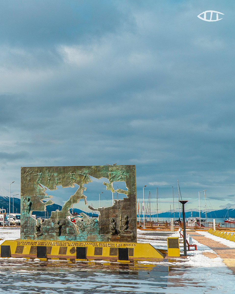 visitaushuaia's tweet photo. Honor y gloria a todos los caídos en esta injusta guerra 🇦🇷
📍 Plaza Islas Malvinas

PH: Leandro Herrainz https://t.co/hRncXw4Jp1