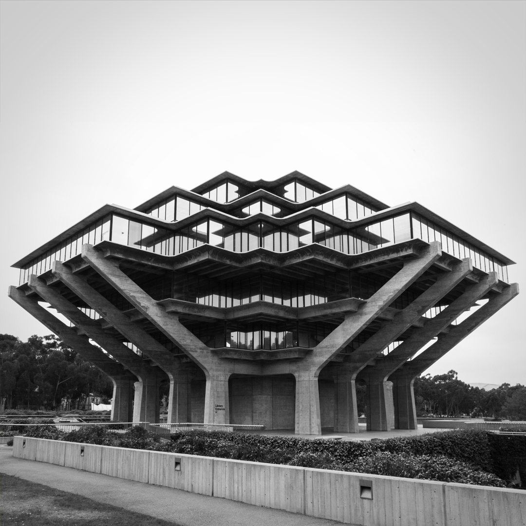 allthedrage's tweet photo. Final shot from this series.

#sonya7ii #ucsd #drseuss #brutalism #brutalist #brotalism #architecture #geisel #brutalistarchitecture #softbox #ambientlight #ambient #overcast #blackandwhitephotography #williampereira #futurist #futuristarchitecture #concrete #brutal_architecture https://t.co/Y9As5f9vIs
