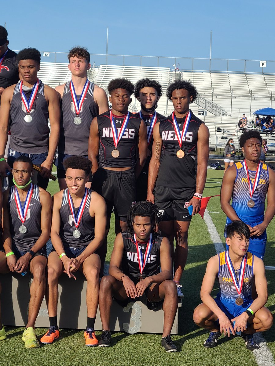 CoachZoHrndz's tweet photo. More points for the Wolves! 3rd 4x100m @MicahMcArthur2 @jdrobinson05 @Taviancord6 @zanetipton3 #OwnTheAwardsStand #WolfPackStrong @weisstrack @WeissFootball @WeissHighSchool https://t.co/DtTW75J0Su