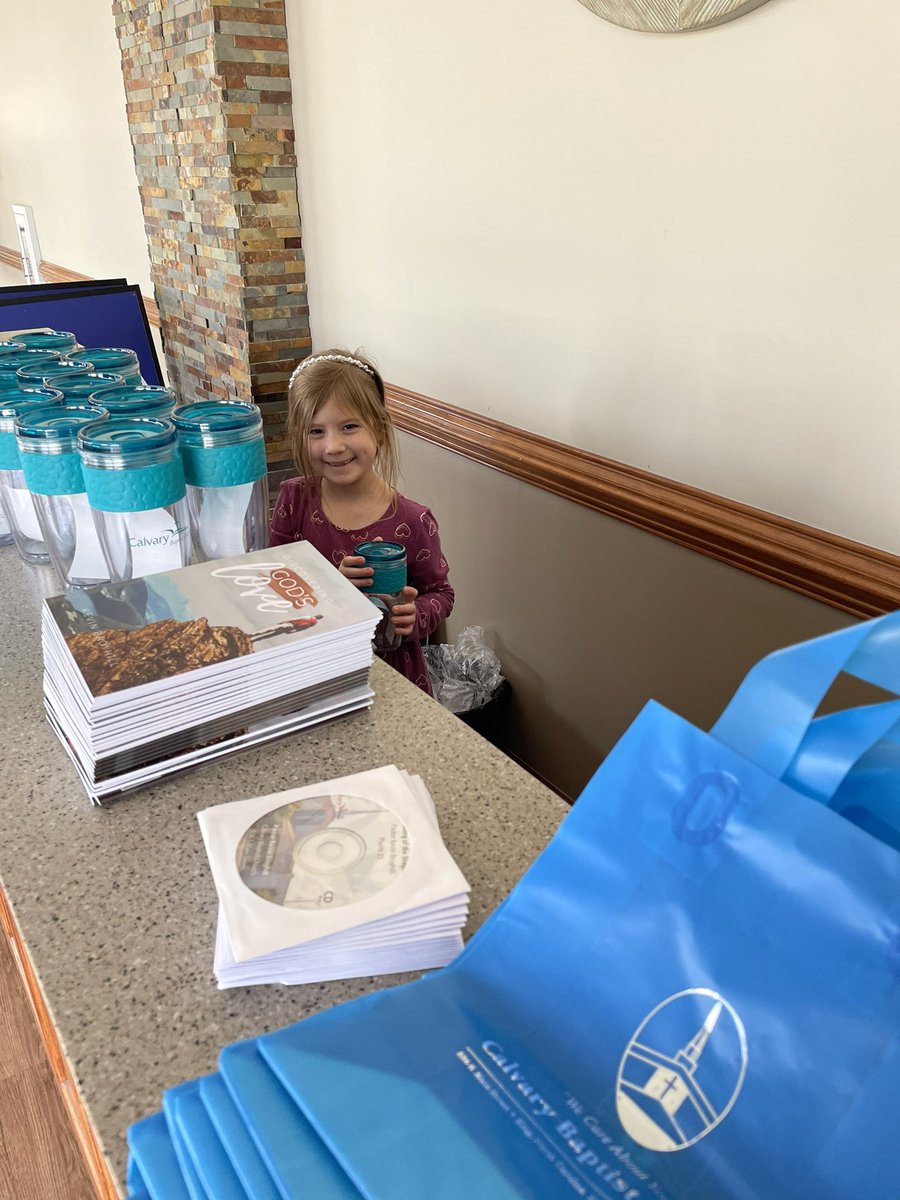 ThomasDelp's tweet photo. Enjoyed a great afternoon as a family inviting a neighborhood in our community to #EasterAtCalvary.
Praying our children will develop a passion for souls. 
Also thankful for Elise as she was a huge help in preparing the gift bags at our First Impressions table @CalvaryKing. https://t.co/jymdxKTcyN