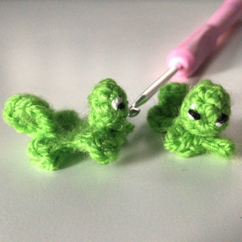 RecklesStitches's tweet photo. I am making some tiny pascals to go with my Rapunzel doll (hook for scale) I want to make them even tinier. Any suggestions that do not involve making from from thread?
#crochethelp https://t.co/HYpM5WSIfe https://t.co/AB3iwHBL6F