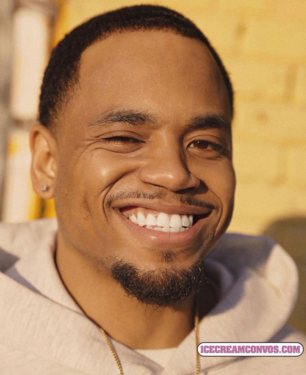 IceCreamConvos's tweet photo. "A smile is the same in every language." 🤩🖤🍦#IceCreamConvos.com
➡️ @Mackwilds #Mackwilds #TristanWilds https://t.co/dgnSmvD4vz