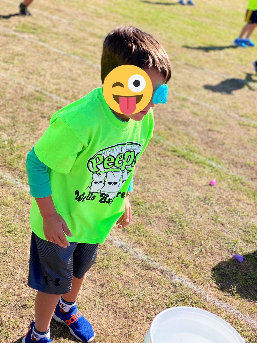 CoachLave2's tweet photo. What a beautiful day for field day today 😎🐣 @CFISDWells @CoachB_60 #ExploreWells #fieldday https://t.co/rlDLR5A44L
