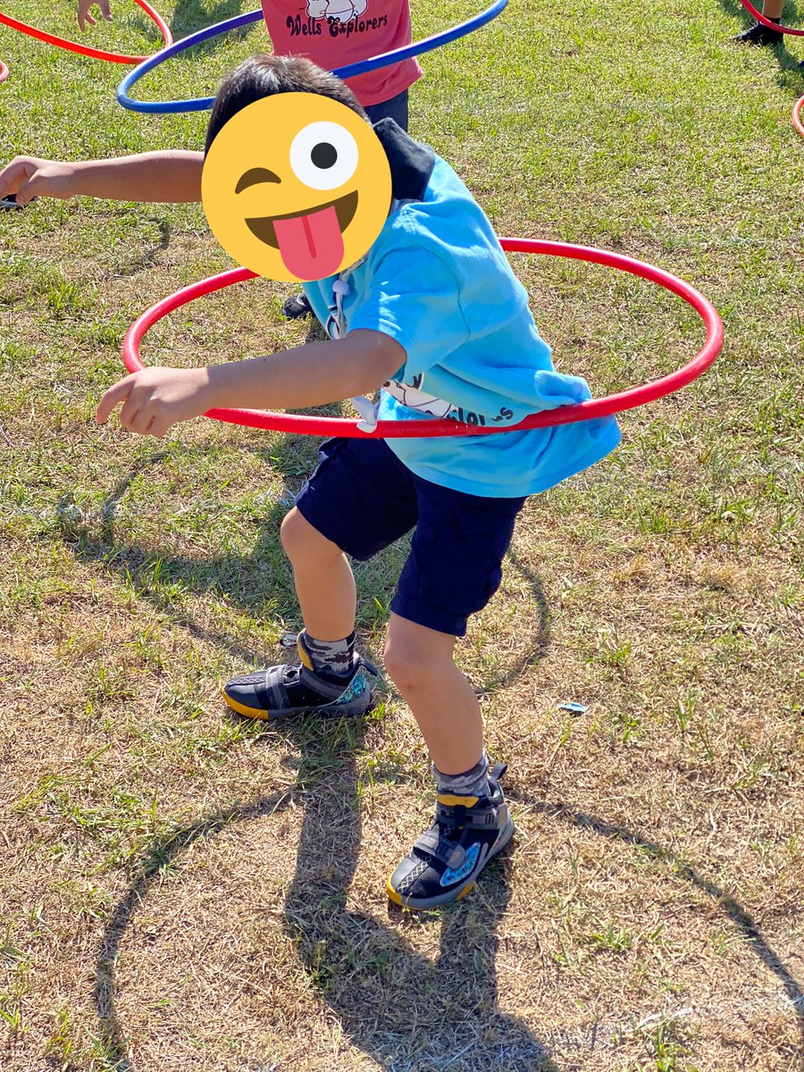 CoachLave2's tweet photo. What a beautiful day for field day today 😎🐣 @CFISDWells @CoachB_60 #ExploreWells #fieldday https://t.co/rlDLR5A44L