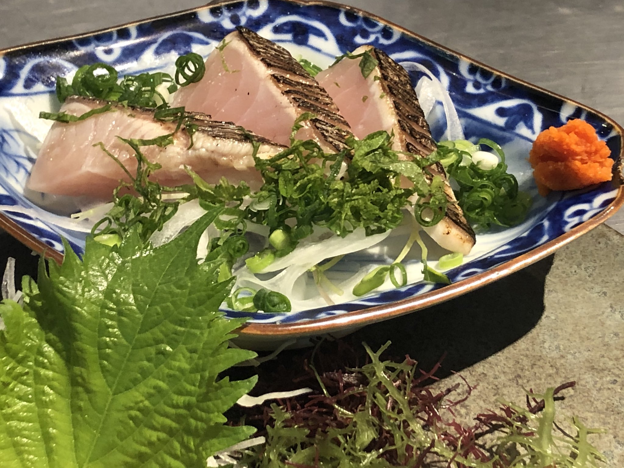 夢花 げんき堂 さわら炙り刺身 脂ののった鰆を厚めに切って皮目をさっと炙ります 醤油でもポン酢でも最高です 夢花げんき堂 鰆 炙り刺身 T Co Ofufrqqlvx Twitter