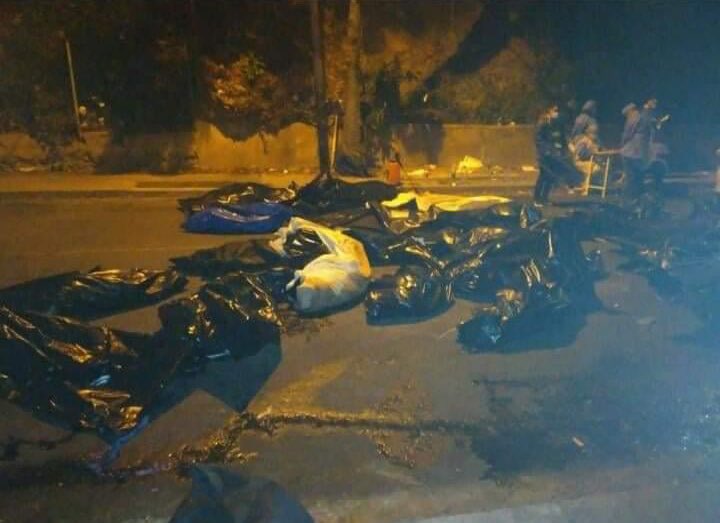 AlbertoRodNews's tweet photo. ÚLTIMA HORA | Mortandad en Venezuela: Revelan dramáticas imágenes del traslado de muertos por COVID-19 a la Morgue de Bello Monte (Imágenes sensibles) https://t.co/YZHBuFxugk https://t.co/LQfRM1RU25