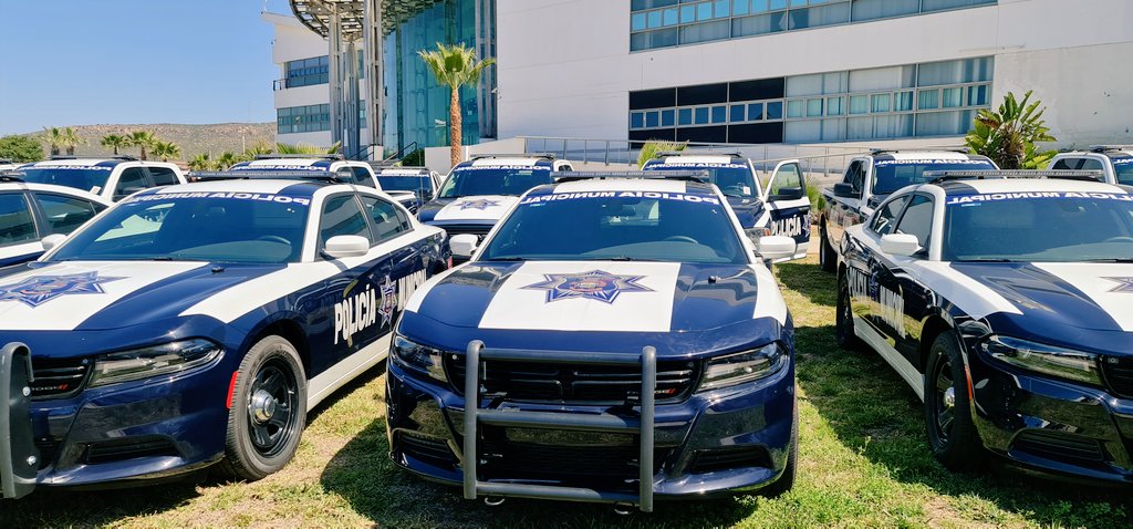 SempraInfra_MX's tweet photo. Como parte de los apoyos estratégicos que haremos en #BajaCalifornia, entregamos 50 unidades de vigilancia preventiva y acción inmediata al municipio de Ensenada,  donde se ubicará nuestro activo #ECALNG. #ComprometidosConMéxico #LoQueNosDistingue https://t.co/Te1gYQULRt
