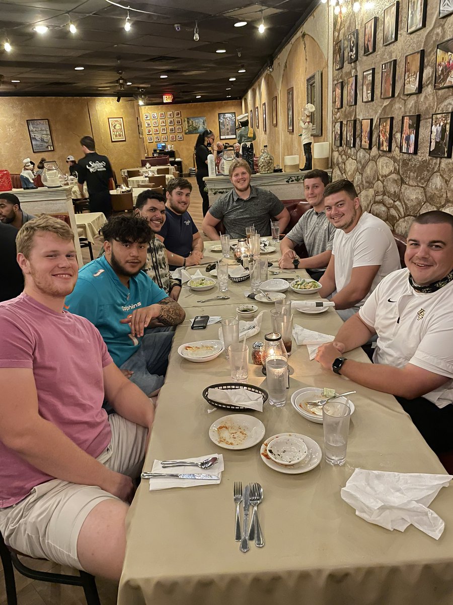 Herb Hand (@coachhand) on Twitter photo Great OLine UNIT dinner tonight at <a href="/STrattoria/">Stefano's Trattoria</a>....Nothing better than breaking some bread (and pasta) with guys.
#ChargeOn๐
โ๏ธ๐๐ป๐ช๐ผ Great OLine UNIT dinner tonight at <a href="/STrattoria/">Stefano's Trattoria</a>....Nothing better than breaking some bread (and pasta) with guys.
#ChargeOn๐
โ๏ธ๐๐ป๐ช๐ผ