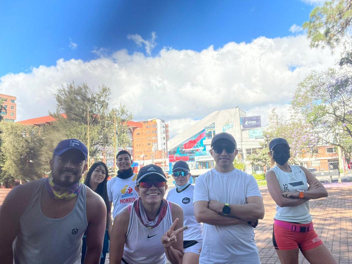 flacarunner's tweet photo. Súper entreno con el mejor equipo #futecagymiraflores 💪⚡💫
.
.
.
#futecagymiraflores #run #runners #runergirl 
#equipo  #runnergirl #12k #felicidad😍 
#friending #futecarunners #run https://t.co/usZFW14ETQ