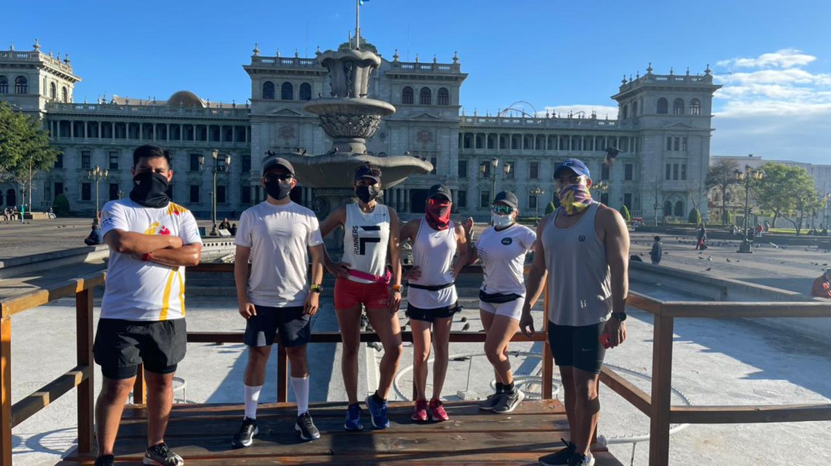 flacarunner's tweet photo. Súper entreno con el mejor equipo #futecagymiraflores 💪⚡💫
.
.
.
#futecagymiraflores #run #runners #runergirl 
#equipo  #runnergirl #12k #felicidad😍 
#friending #futecarunners #run https://t.co/usZFW14ETQ