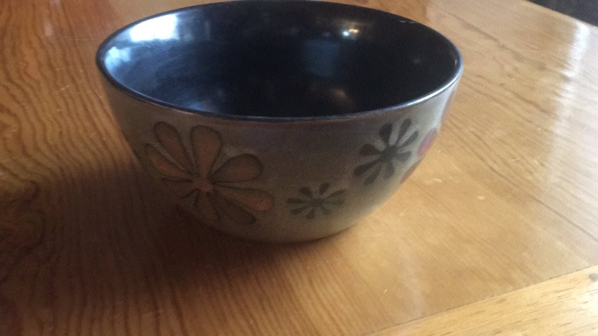 SherriEsteban's tweet photo. @K8lynG5 is this that game you like? i think your time would be better spent in the company of this bowl. don’t you remember that really good soup i made? 🥣😋 https://t.co/FStPvQl3IV