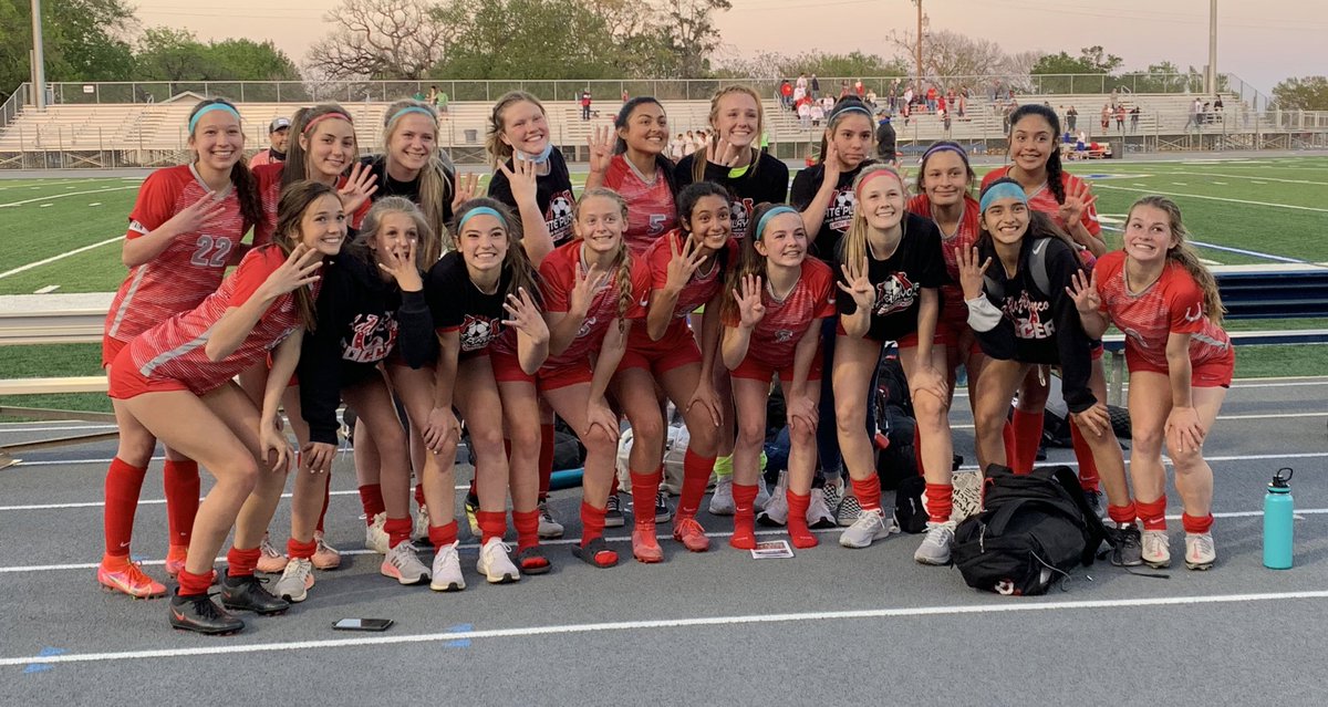 LakeBeltonHS's tweet photo. Congrats to the @lbsoccer_LBHS on their round 3 win! On to round 4! https://t.co/yty7BbBuIM