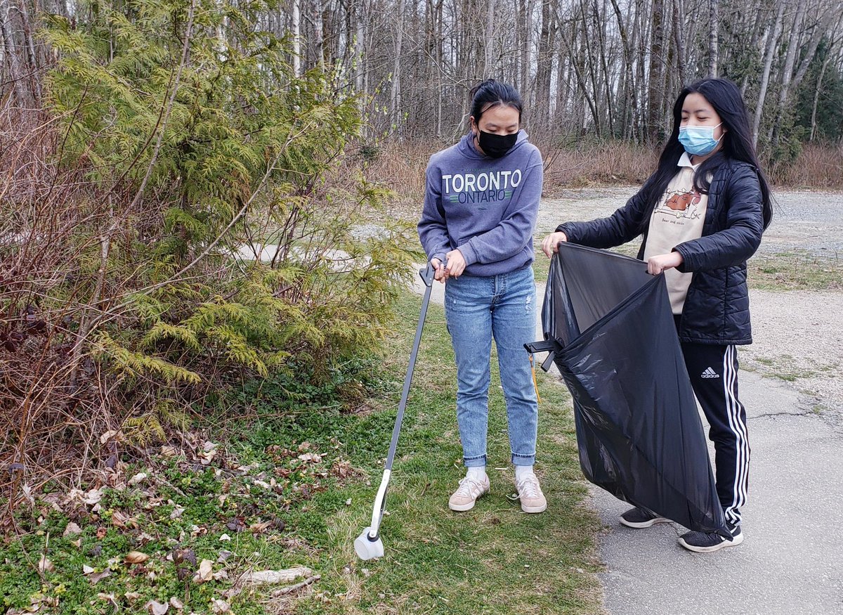 sdaintrey's tweet photo. Project Equal’s Green team slaying community clean up! #projectequal #greenteam #riderpride @chslearn @jcjohnston1 https://t.co/1chwwHdC5i