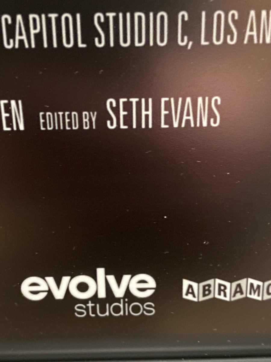 sethevans's tweet photo. Many thanks @evolveimg +  @PearlJam ! https://t.co/u8UTPwTCE4