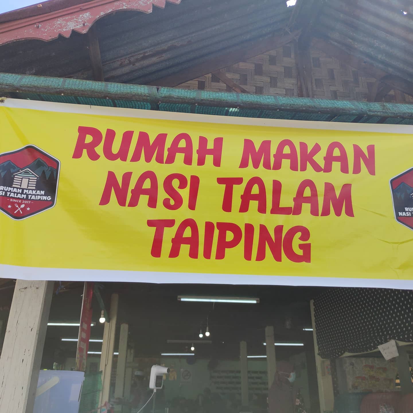 Rumah makan nasi talam