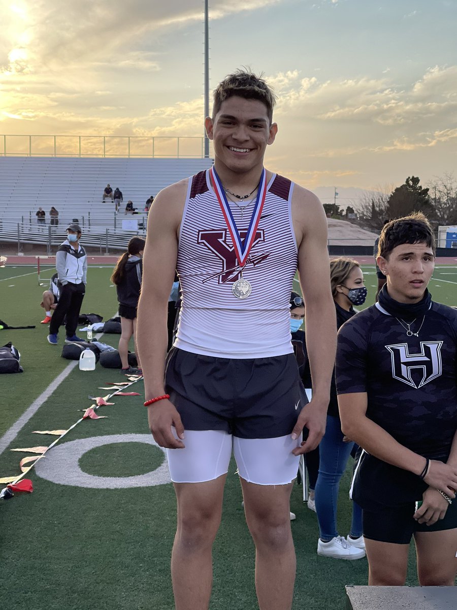 Area qualifier!!!! 2nd place 100m!!! Boy was zoomin!!! 💨 congrats! 🥳<a href="/YsletaSports/">Ysleta HS Athletics</a> <a href="/garciajessie2/">Jessie Garcia</a> @SarinanaYHS <a href="/ysletafootball/">Coach Martinez</a> <a href="/Javier_DLR20/">Javier De La Rosa</a>