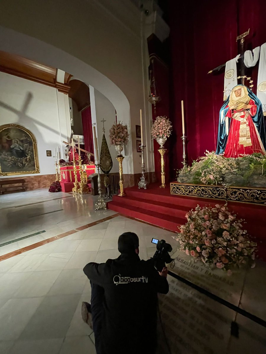 JuanmiPereda's tweet photo. #MadrugadaDeEsperanza una noche para la historia con +20.000 visualizaciones en Directo, #madruga que no olvidaré jamás en @EspDeTriana. 📽📽 @Blogosur Tv
#SiemprelaEsperanza #TDSCofrade #Blogosurtv #TeamBlogosur https://t.co/D4AD8qG8NI https://t.co/U2nEYupjL7