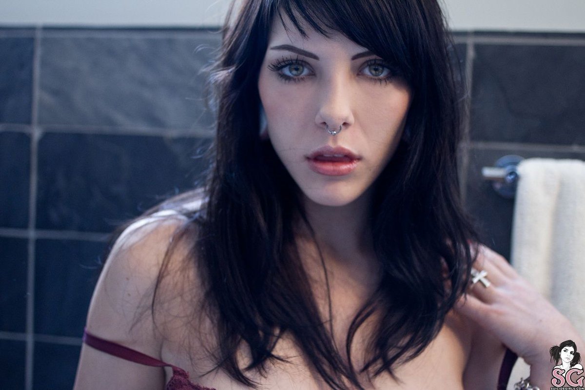 SuicideGirls's tweet photo. Indulge in "Serenity" with #beautiful Zell in this #tb #SetOfTheDay 🔥 - https://t.co/fcxLrSvWlk https://t.co/DmI29ZgC7W