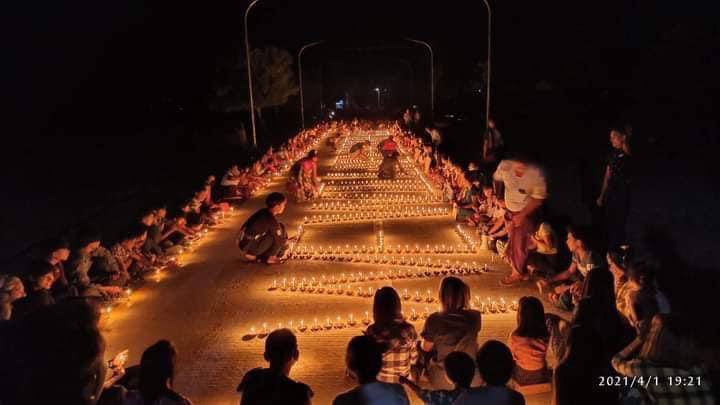 susan27799's tweet photo. Anti-dictatorship candle light night strike illustrated “We Will Never Surrender” at Telsu Village.
NEWS SUPPRESSION 
#WhatsHappeningInMyanmar 
#Apr2Coup
#InternetShutdown https://t.co/27gRIMLDmT