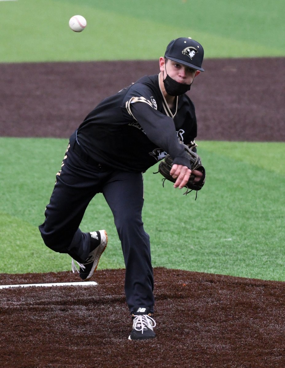 KyleJAndrews_'s tweet photo. The Gaels found themselves trailing John Carroll 2-0 in the beginning of the 2nd inning. They responded by scoring 14 unanswered runs to win 14-2.

"We’re on a streak right now and I hope that we can keep it going,” said Ethan Grieb, who had 3 hits.

READ: https://t.co/ZIi4RzoNkO https://t.co/OvoDXCqO3b