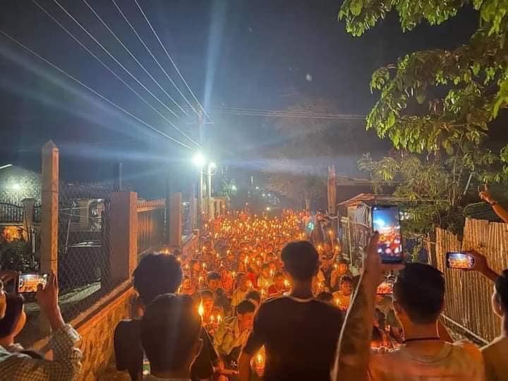 TostevinM's tweet photo. A few of the night protests in Myanmar against the military coup. In many places, copies of the 2008 constitution were burned. #WhatsHappeningInMyanmar https://t.co/oP6xd4okbz