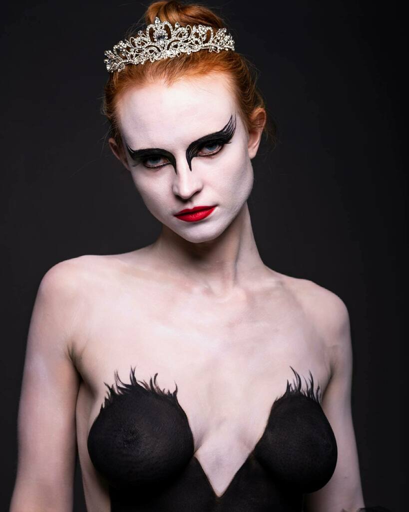 GDPhoto502's tweet photo. Black 🦢
Model: @lumos405 
📸: @keithdrevecky 
🖌: @rachelhasspoken 
.
.

#bodypaint #bodypaintmodel #model #modeling #artistic #art #artisticphotography #photoart #louisville #louisvillemodel #inkedgirls #altmodel #kymodel #blackswan #portraitphotograp… https://t.co/ue6YAlufbD https://t.co/oNQgEr85SX