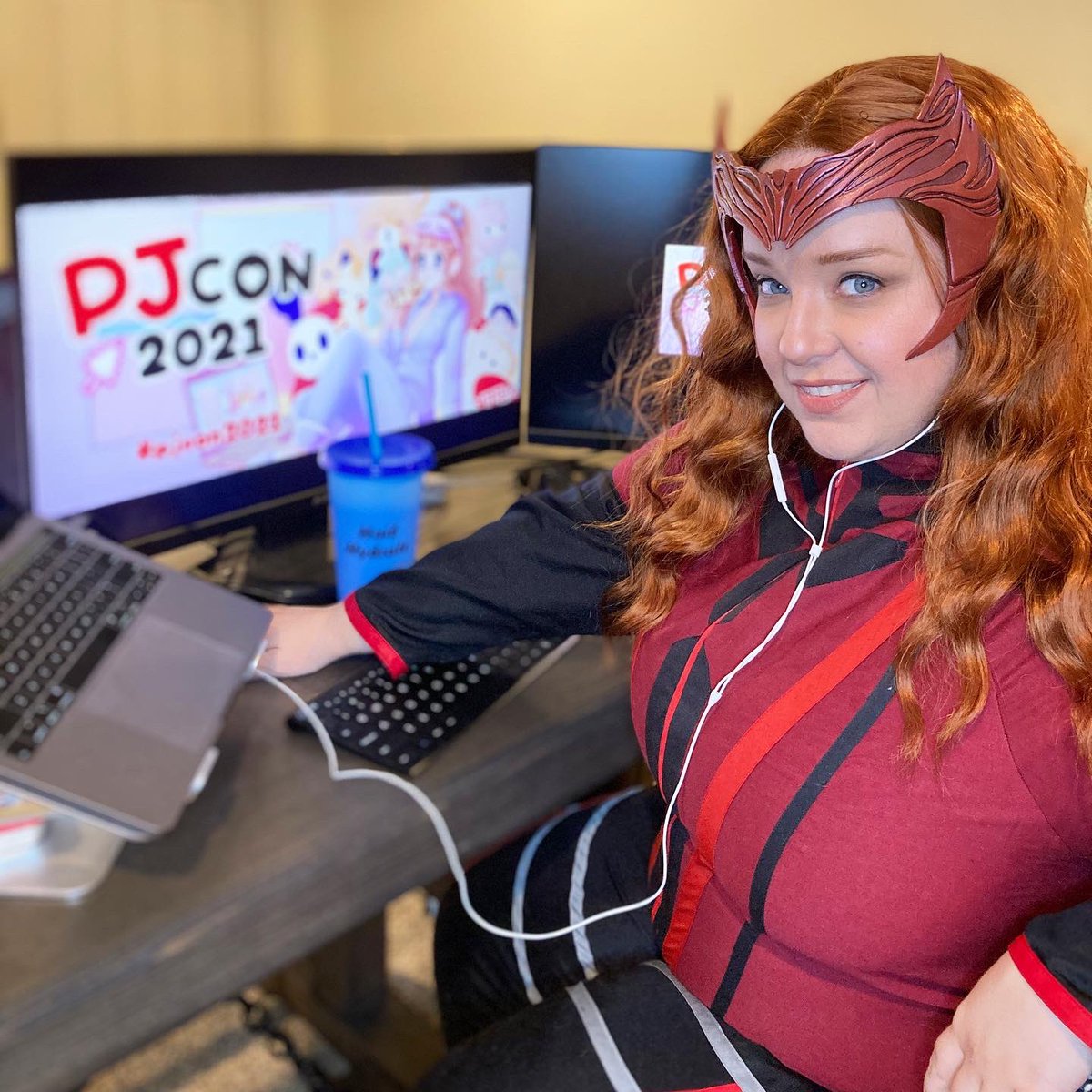 KatOfDiamonds's tweet photo. This year I participated in @aprilfools_us again but mostly on Insta and TikTok because Twitter can get pretty messy 😅
But I had so much fun crunching this out last week and didn’t want y’all to miss out on my newest costume❣️
#PJCon2021 #pjcon https://t.co/XBWIFewlY4