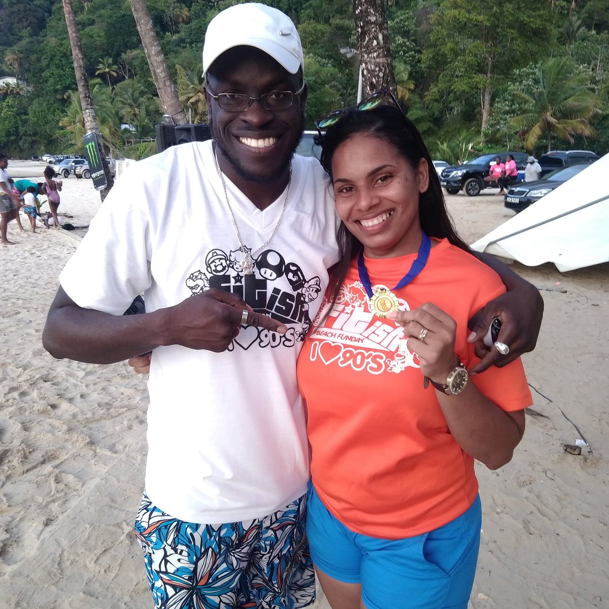 MaDdJaZzMgt's tweet photo. #tbt @Teachergotti posing with captain of orange team during #Fitish @dannieaatrim @dremidy #beachsports #beachgames #maddfun #maddvybz #notjustevents #experiences https://t.co/5fjzZDxIHr
