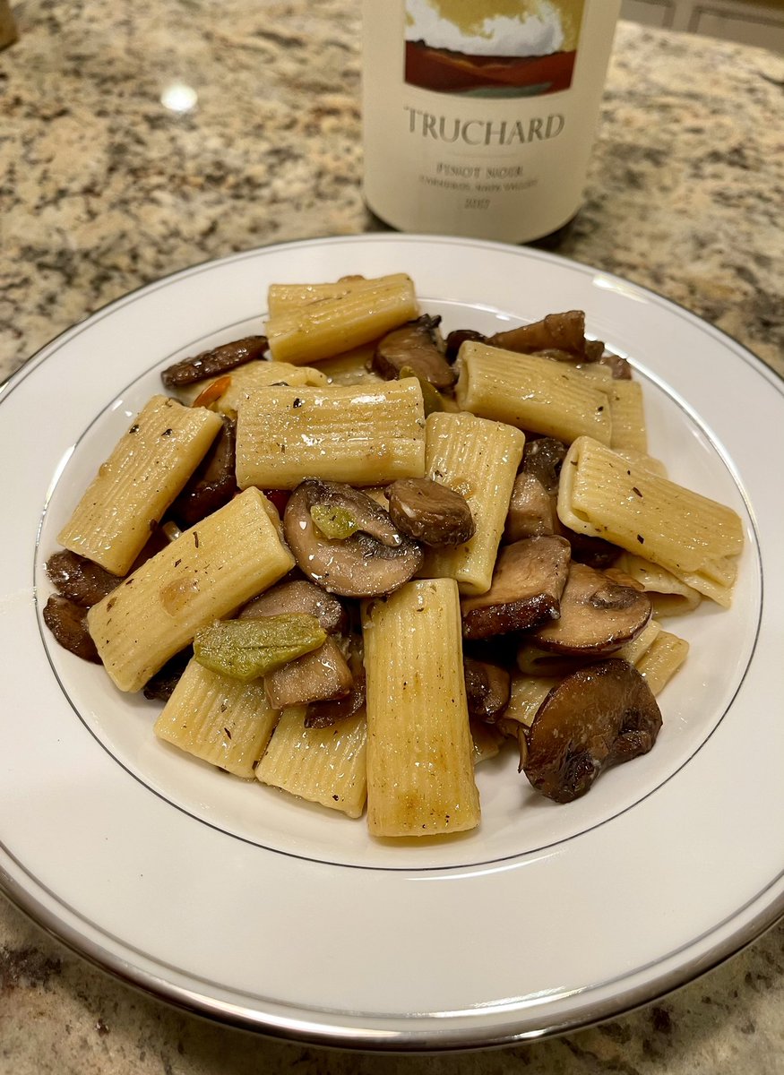 epcotbarcrawl's tweet photo. Tonightโs dinner was ๐
Another attempt to replicate the Rigatoni con Funghi from Il Mulino (Orlando)
I think we have it figured out now.
#DDDQ https://t.co/N5UgGl53En