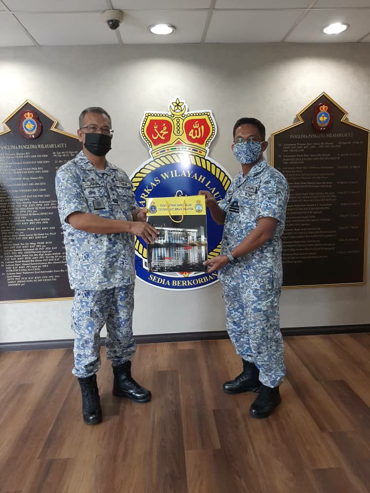 DolphinRmn's tweet photo. 01 Apr 21 

PLKS juga hadir di Mawila 2, dalam Ceramah Kerjaya Perkhidmatan Kapal Selam dan pencarian bakal calon Peserta Kursus Kepakaran Kapal Selam Tahap 1 Pengambilan Ke-12 Tahun 2021. https://t.co/4UG7y9vHrH