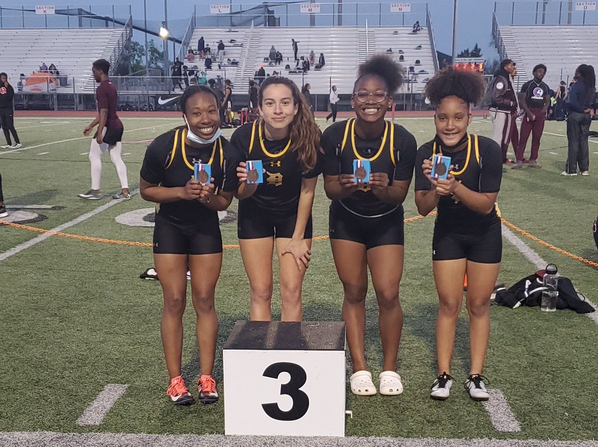 CoachWafer's tweet photo. Senior-Abby Montes, freshmen-Kzaria Butler, freshmen-Makaylia Gallaway, and junior-Faith Shaw 4x200m headed to area with a 3rd place finish! These Lady Jackets out here working! π Keep a eye out for each of these ladies. #IGTBAYJ #DenisonTrack #WeRunTrackToo @lady_dhs https://t.co/N49B7agzWF
